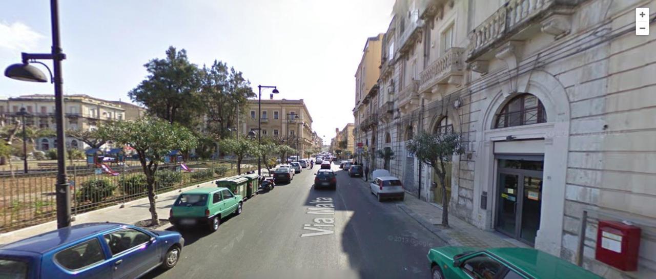 Double bedroom apartment across Ortigia Syracuse Buitenkant foto