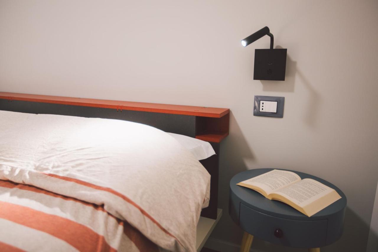 Double bedroom apartment across Ortigia Syracuse Buitenkant foto