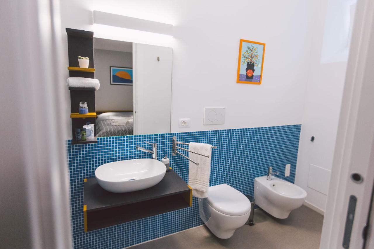 Double bedroom apartment across Ortigia Syracuse Buitenkant foto