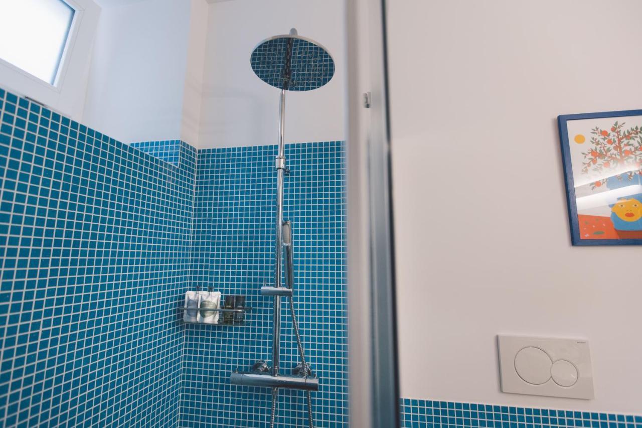 Double bedroom apartment across Ortigia Syracuse Buitenkant foto
