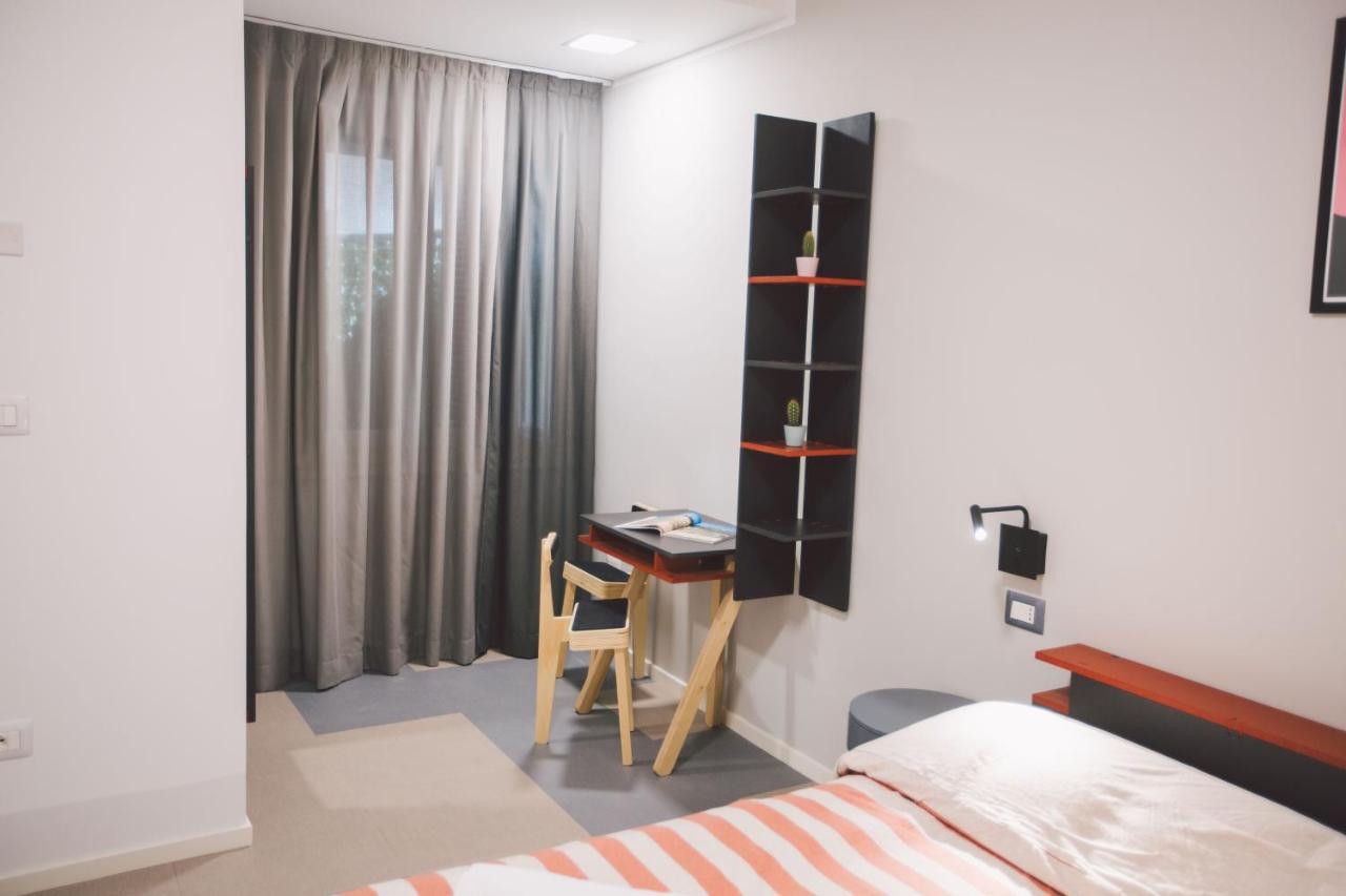 Double bedroom apartment across Ortigia Syracuse Buitenkant foto